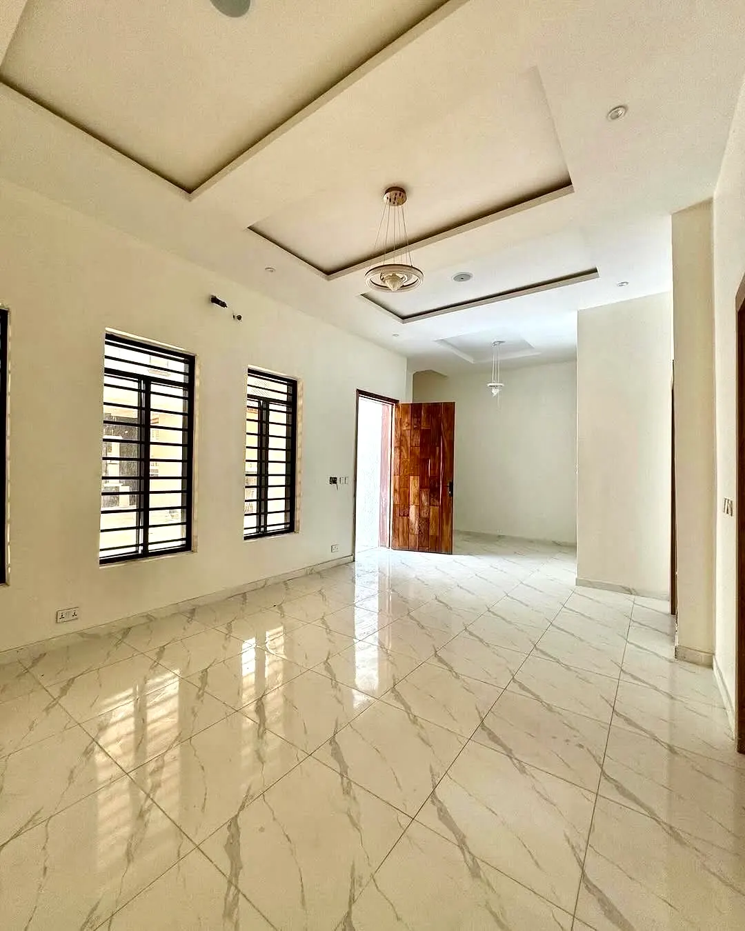Spacious 4-Bedroom Terrace, Ikota — photo 2
