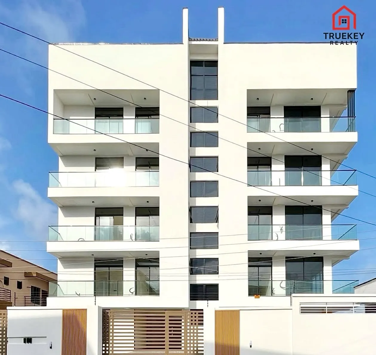 Elegant 2-Bedroom Apartment, Ikate