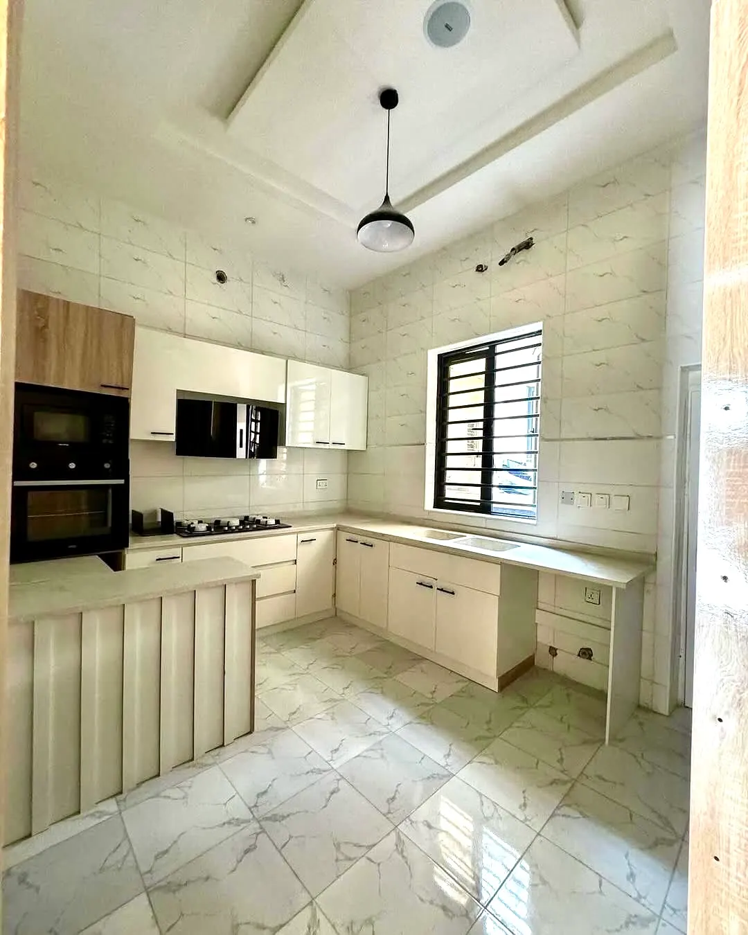 Spacious 4-Bedroom Terrace, Ikota — photo 4