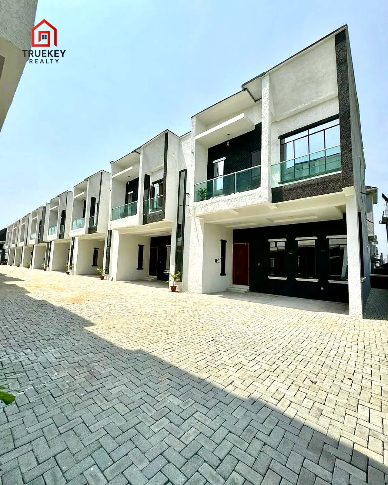 Spacious 4-Bedroom Terrace, Ikota