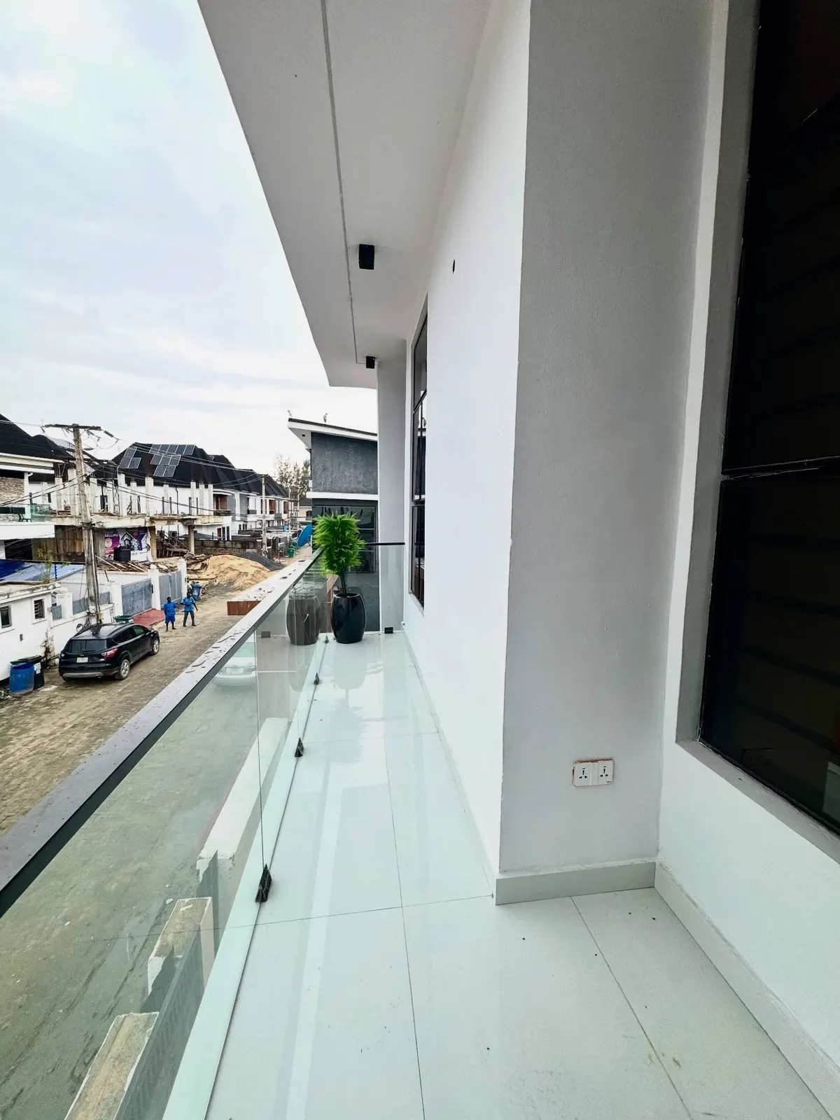 Contemporary 4-Bedroom Detached Duplex — photo 11