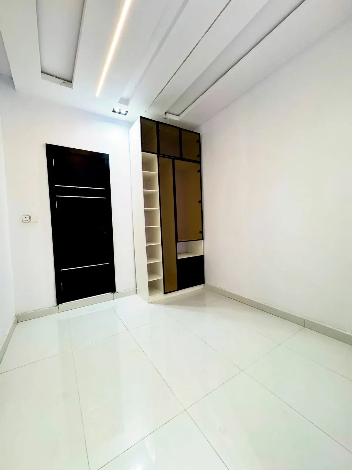 Contemporary 4-Bedroom Detached Duplex — photo 13